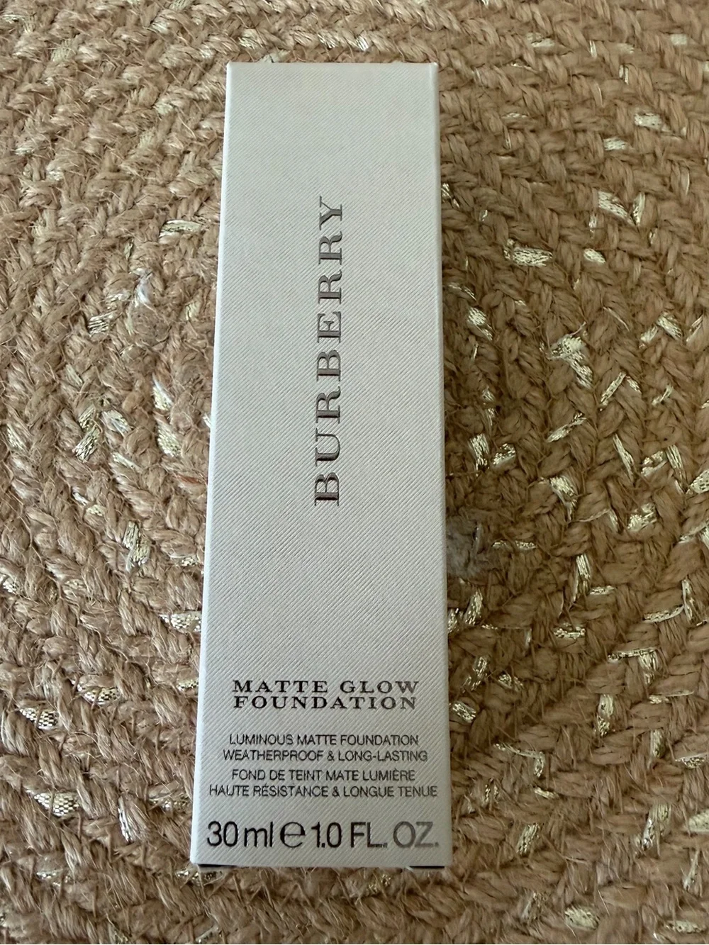 Burberry Matte Glow Foundation Deep Cool No. 100